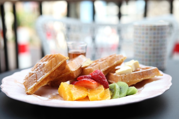 Waffle com frutas