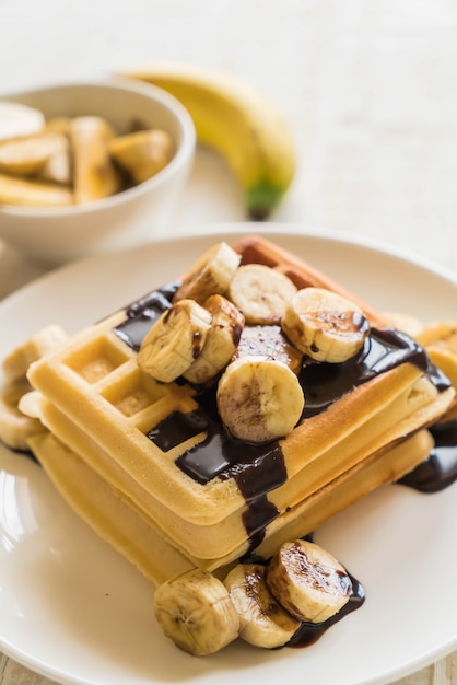 waffle de banana com chocolate