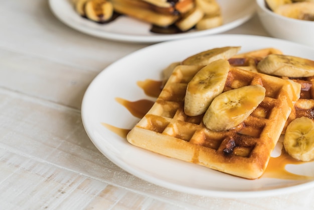 waffle de plátano con caramelo