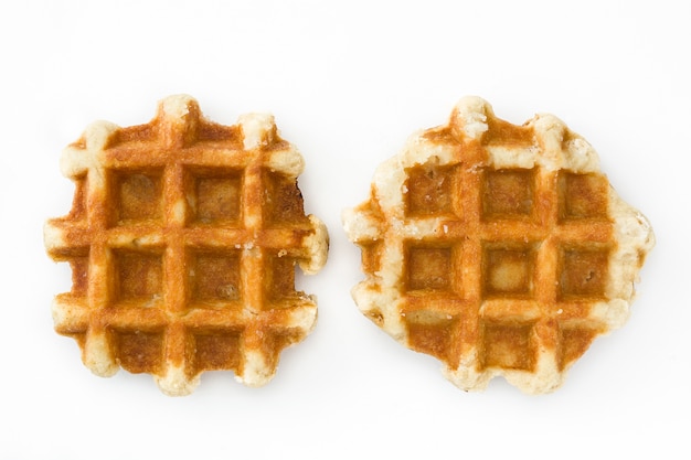 Waffles belgas aislados en blanco