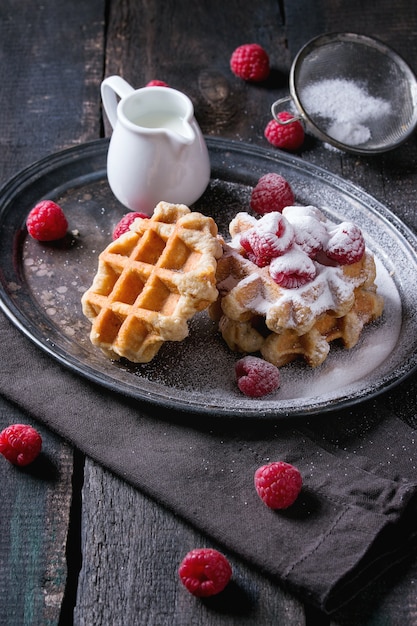 Waffles belgas com framboesas