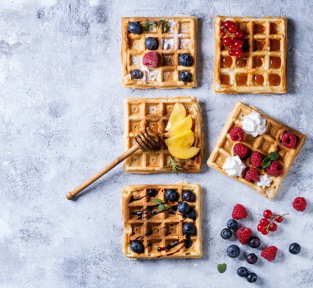 Waffles belgas com frutas