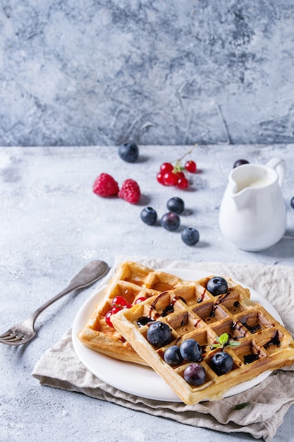 Waffles belgas com frutas