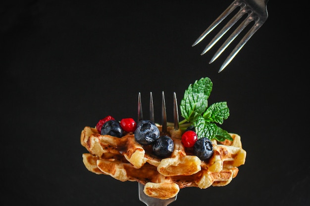 Waffles belgas delicioso plato dulce, postre snack