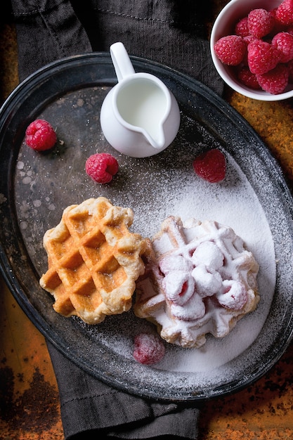 Waffles belgas con frambuesas