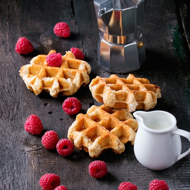 Waffles belgas con frambuesas