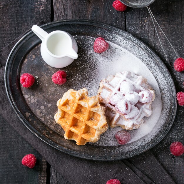 Waffles belgas con frambuesas