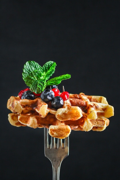 Waffles belgas ou americanas deliciosa sobremesa doce