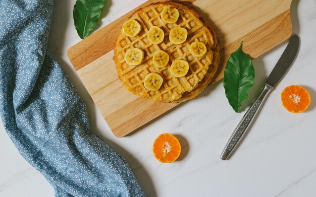 Waffles caseiros com bananas waffle marble