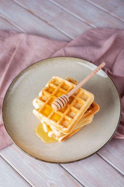 Waffles com geléia de groselha