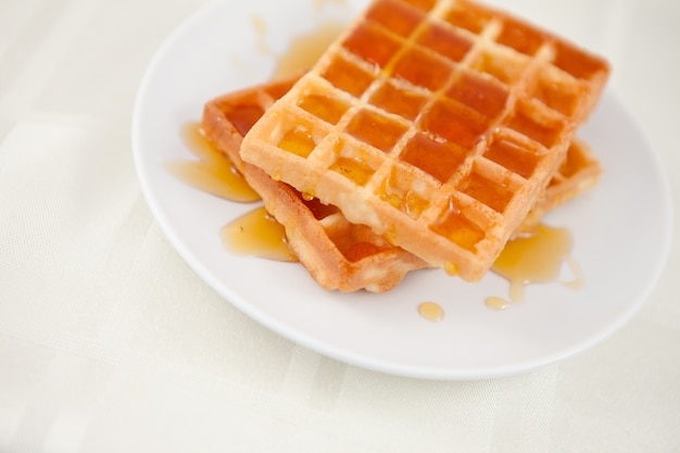 Waffles extendidos con miel