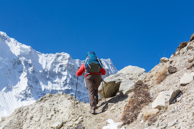 Wanderer im Himalaya-Berg. Nepal