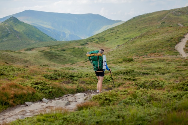 Wanderer oben in den Karpaten