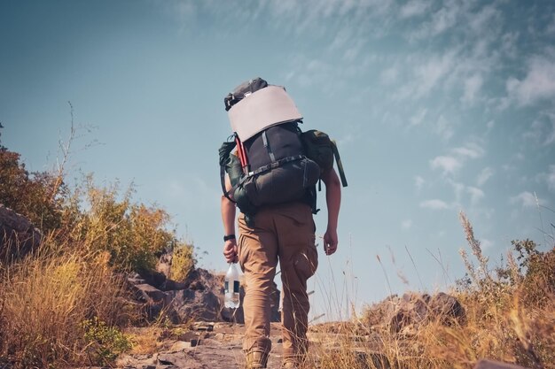 Foto wandern am berg erholung in herrlicher natur