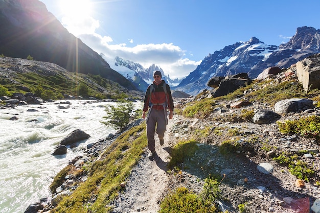 Wandern Sie in den patagonischen Bergen