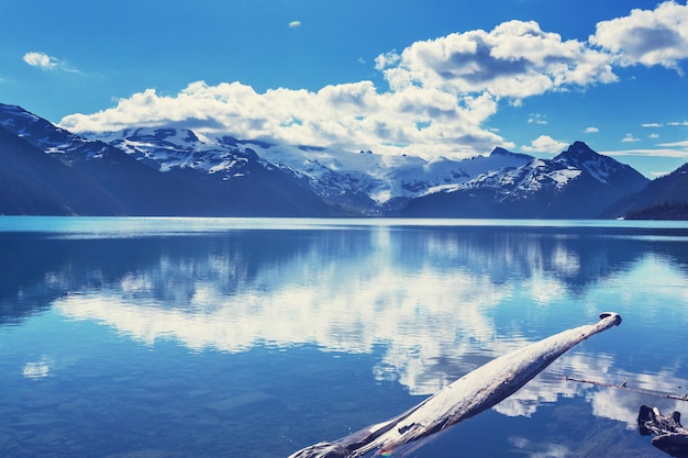 Wandern Sie zum türkisfarbenen Garibaldi Lake in der Nähe von Whistler, BC, Kanada.