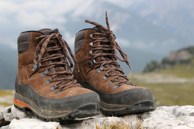 Wanderschuhe in den Bergen Alpen