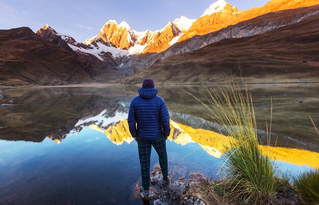 Wanderszene in Cordillera Bergen, Peru