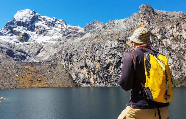 Wanderszene in Cordillera Bergen, Peru