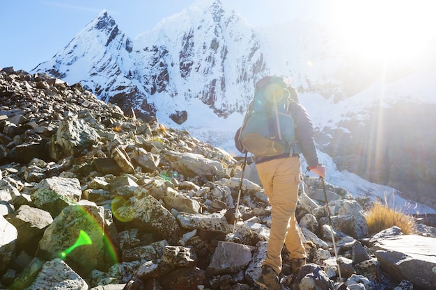 Wanderszene in den Bergen der Cordillera, Peru