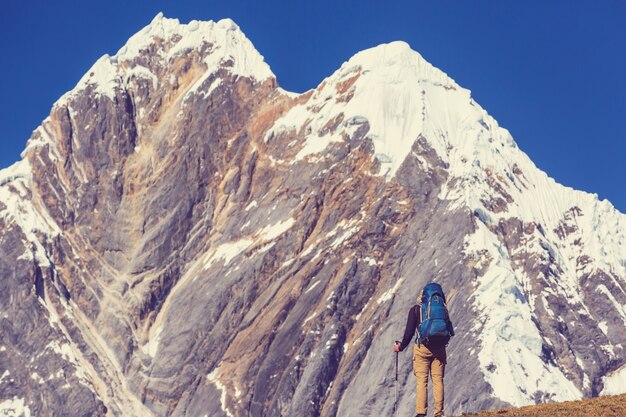 Wanderszene in den Bergen der Cordillera, Peru