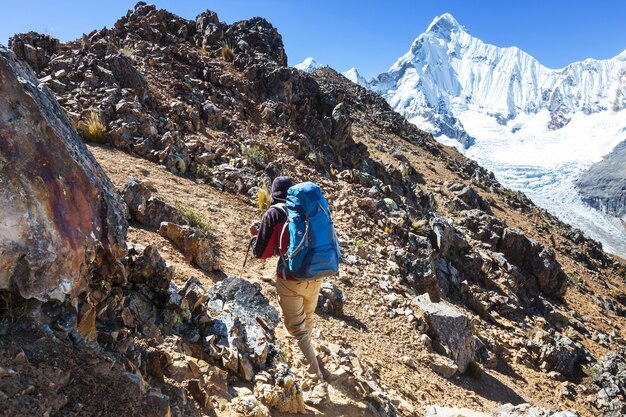 Wanderszene in den Bergen der Cordillera, Peru