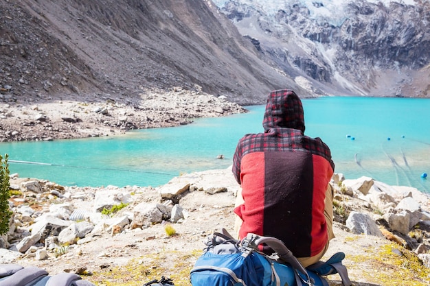 Wanderszene in den Bergen der Cordillera, Peru