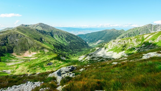 Wanderweg in der Westtatra im Sommer mit schöner Aussicht Ziarska-Tal Liptauer Region Slowakei