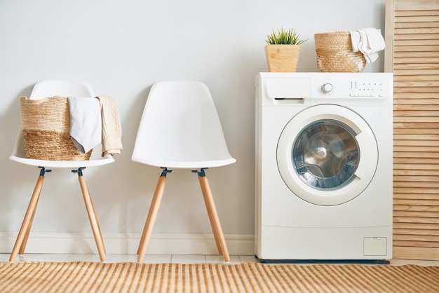 Waschküche mit Waschmaschine