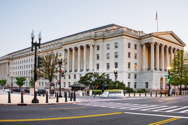 Washington DC, EUA - 3 de maio de 2015: Longworth House Office Building está localizado em Washington DC, EUA. É um dos três prédios de escritórios da Câmara dos Representantes dos Estados Unidos.