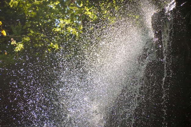 Foto wasser-splash-wasserfall