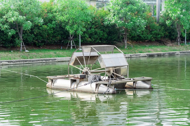 Wasseraufbereitungsmaschine zum Aufbereiten und Herstellen von Sauerstoff für Schmutzwasser