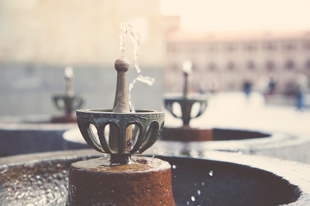 Wasserbrunnen in der Stadt zum Trinken