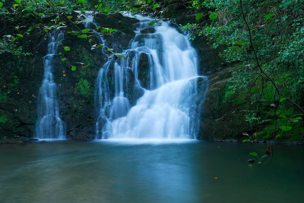 Wasserfall am Golako (Arratzu). Urdaibai Biosphärenreservat, Baskenland, Spanien