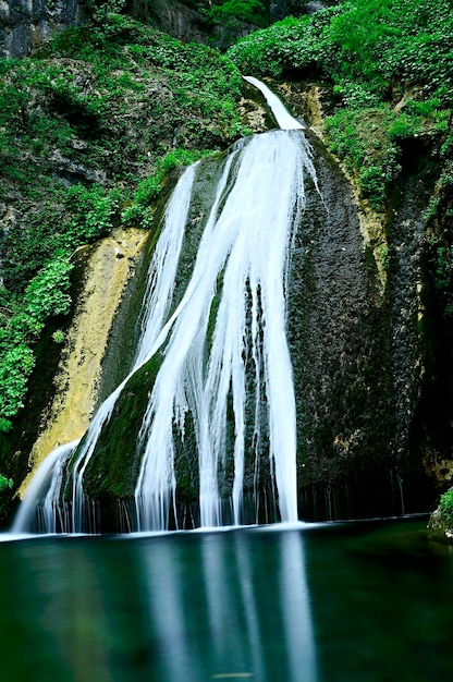 Wasserfall an der Quelle des Flusses Mundo - Albacete