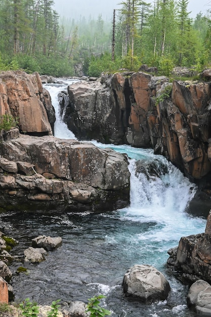 Wasserfall auf der Putorana-Hochebene