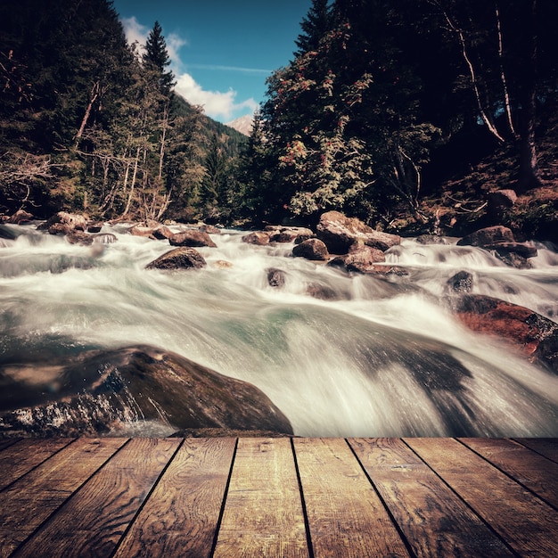 Wasserfall in den Bergen im Nationalpark Hohe Tauern in Österreich.