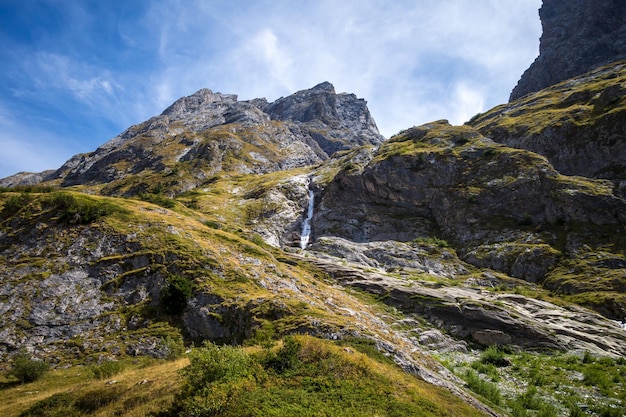 Wasserfall in den französischen Alpen des Nationalparktals Vanoise