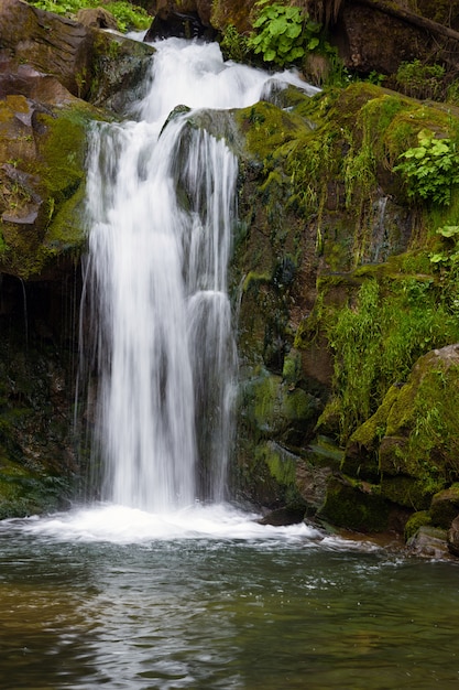 Wasserfall in den Karpaten