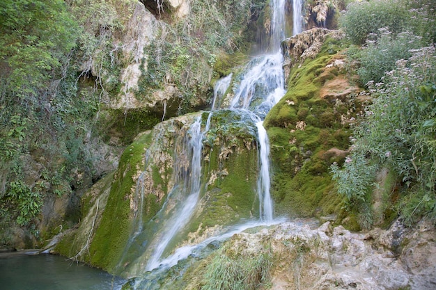 Wasserfall in Orbaneja del Castillo, Burgos, Spanien