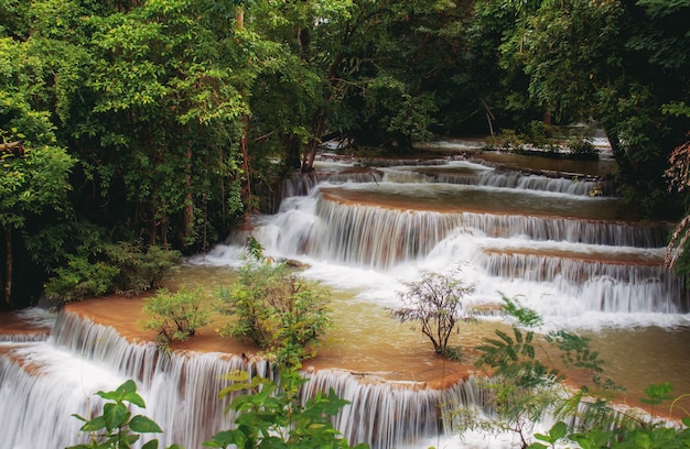 Wasserfall mit schönen Natur.