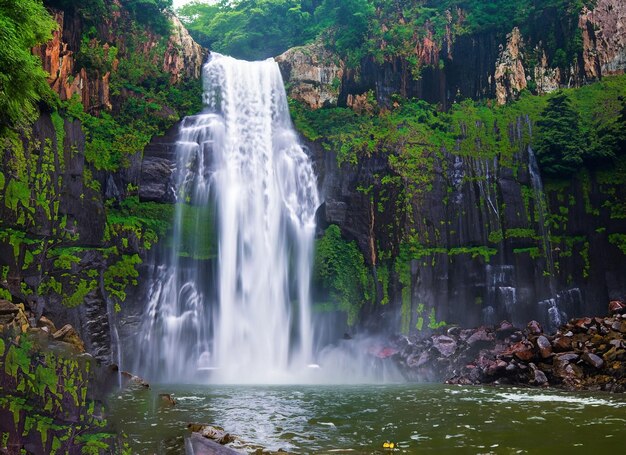 Wasserfall vom großen Berg