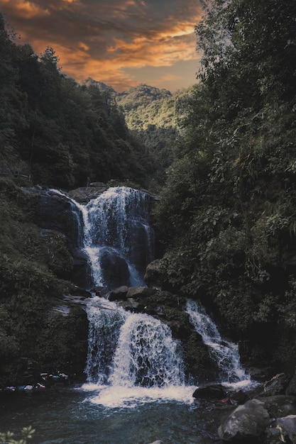 Wasserfalllandschaft