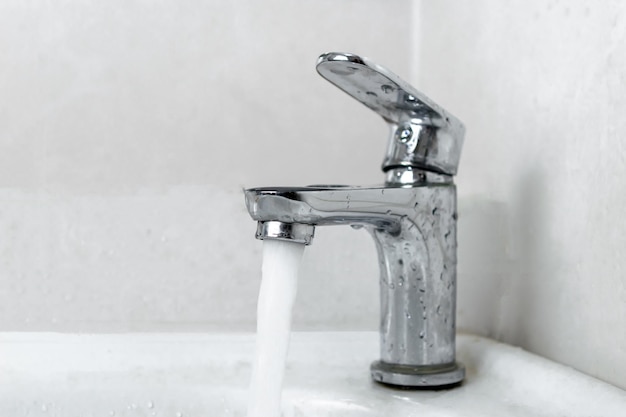 Wasserhahn tropft Wasser nicht abstellen