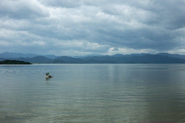 Wasserspeicher In der Kaeng Krachan Staumauer