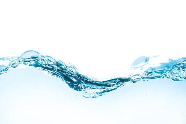 Wasserwellen haben Blasen gebildet