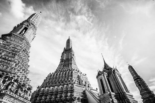 Wat Arun Pagode Bangkok Thailand Dawn Tempel in Schwarz und Weiß