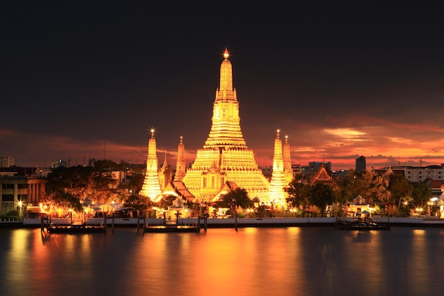 Wat Arun Ratchawararam Ratchawaramahawihan o Wat Arun Bangkok Thailand