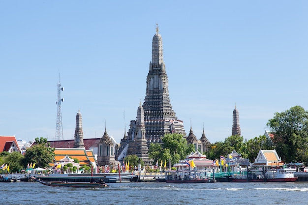 Wat Arun und Rivier.