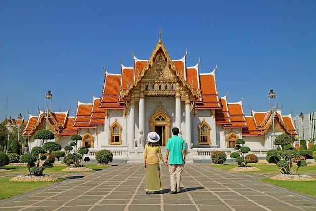 Wat Benchamabophit o el templo de mármol, un templo notable en Bangkok, Tailandia
